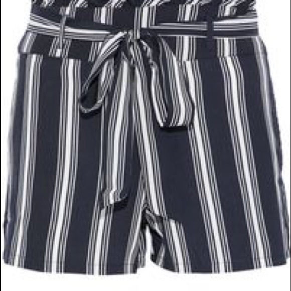 Walter Baker Sarafina Short W2688 - Picture 2 of 8